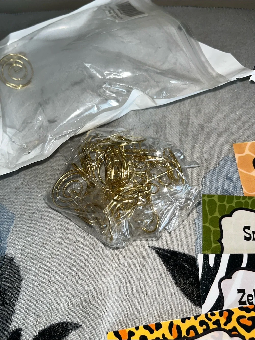 Source Unknown Gold Spiral Place Card Holders